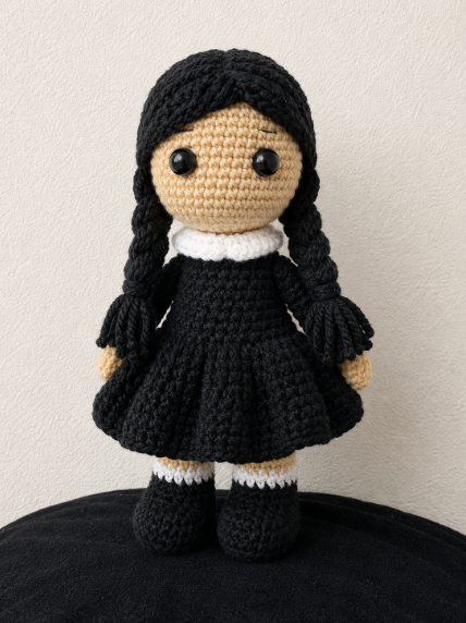 🖤Wednesday Crochet Doll (8” x 6”)